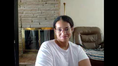 Queen Bon Vivantt online show from December 2, 2:45 pm