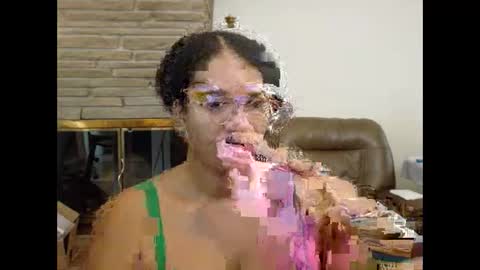 Queen Bon Vivantt online show from December 18, 3:07 pm