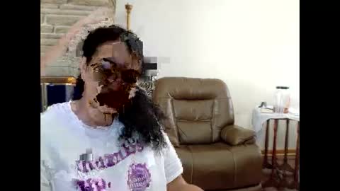 Queen Bon Vivantt online show from January 5, 6:00 pm