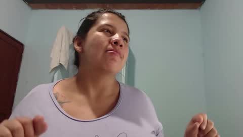 Snapshot of boobs_helling_ chatting on November 23, 9:14 pm Luciana independent model online show from November 23, 9:14 pm