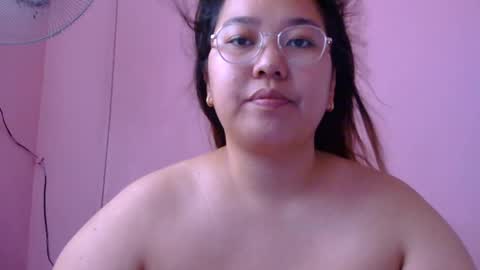Snapshot of boobsiemarie chatting on July 13, 5:21 am MommyMarie-Singlemom of 2. online show from July 13, 5:21 am