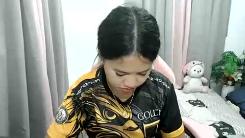 Snapshot of boobsypinay_zhein chatting on February 7, 10:41 am boobsypinay_zhein online show from February 7, 10:41 am