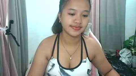 Snapshot of boobsypinay_zhein chatting on February 21, 11:39 pm boobsypinay_zhein online show from February 21, 11:39 pm