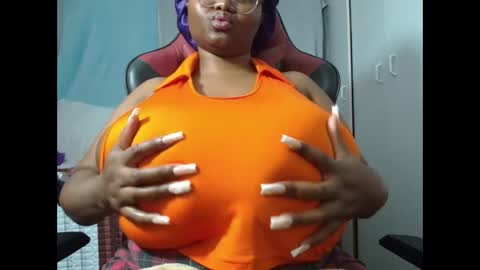 Snapshot of boobygoddessxxx chatting on June 10, 1:32 pm boobygoddessxxx online show from June 10, 1:32 pm