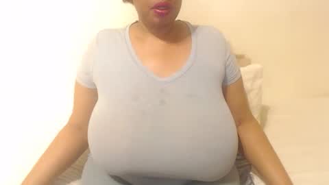 Snapshot of boobyqueen24 chatting on September 29, 6:46 pm boobyqueen online show from September 29, 6:46 pm