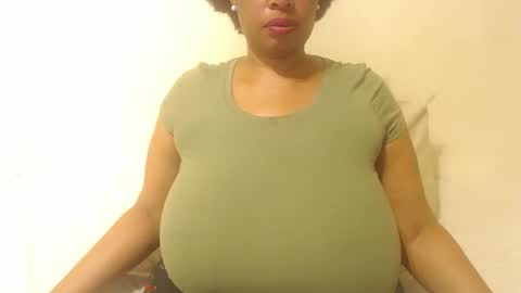 Snapshot of boobyqueen24 chatting on October 2, 6:48 pm boobyqueen online show from October 2, 6:48 pm