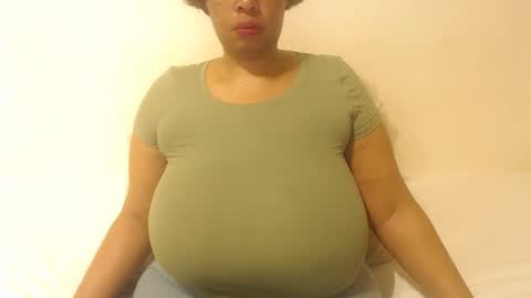 Snapshot of boobyqueen24 chatting on October 9, 1:47 am boobyqueen online show from October 9, 1:47 am