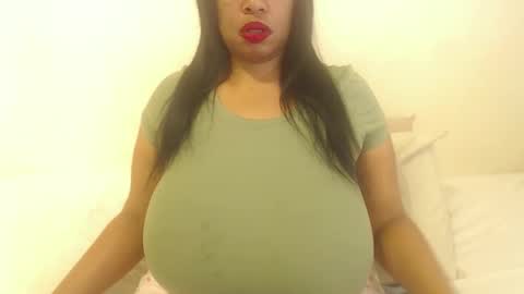 Snapshot of boobyqueen24 chatting on November 2, 5:10 am boobyqueen online show from November 2, 5:10 am