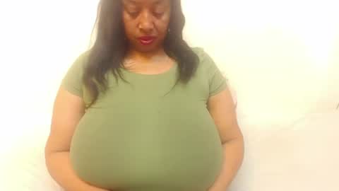 boobyqueen online show from July 18, 11:25 am
