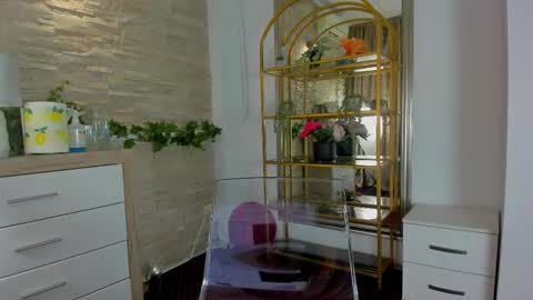 Snapshot of boobzilla_ chatting on October 8, 7:22 pm boobzilla_ online show from October 8, 7:22 pm