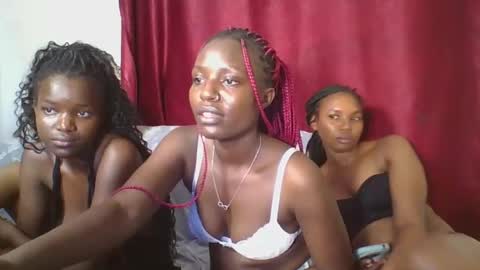 bootie_caramel online show from February 20, 1:40 pm