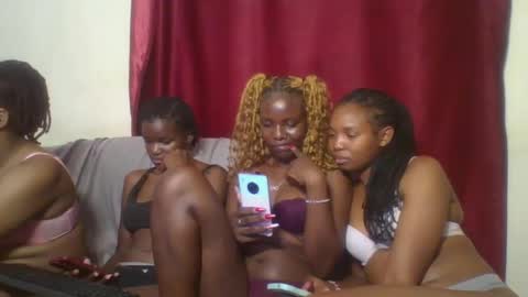 bootie_caramel online show from February 26, 5:17 pm