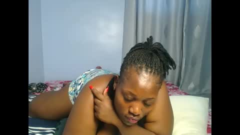 Snapshot of booty_panther chatting on November 10, 8:35 am sandrah online show from November 10, 8:35 am