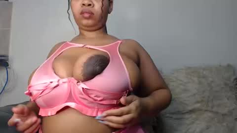 Snapshot of bootybangerxxx2 chatting on November 7, 2:11 am bootybangerxxx2 online show from November 7, 2:11 am