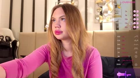 Snapshot of bootytrisha chatting on December 8, 3:00 am Trisha online show from December 8, 3:00 am