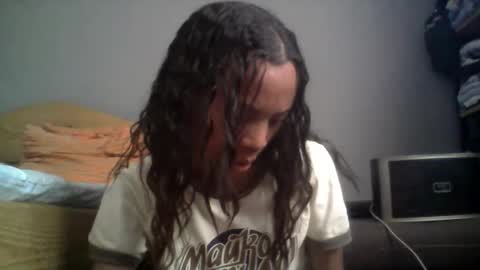 Snapshot of boozyart chatting on October 28, 11:03 am boozyArt online show from October 28, 11:03 am