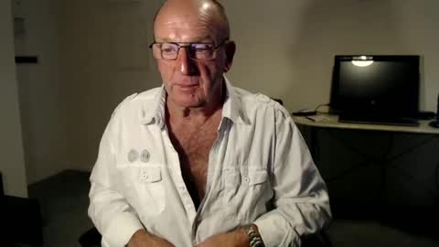 Snapshot of boppy21 chatting on December 7, 8:49 pm Boppy21 online show from December 7, 8:49 pm