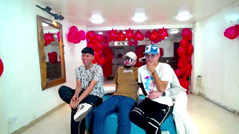 Snapshot of boschcz chatting on January 19, 4:01 am THOMAS AND DAMIAND online show from January 19, 4:01 am