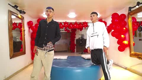 Snapshot of boschcz chatting on February 2, 4:15 am THOMAS AND DAMIAND online show from February 2, 4:15 am