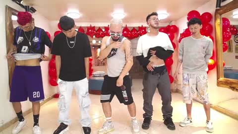 Snapshot of boschcz chatting on February 9, 4:25 am THOMAS AND DAMIAND online show from February 9, 4:25 am