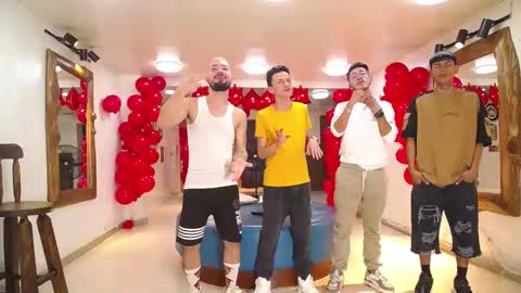 Snapshot of boschcz chatting on February 10, 4:08 am THOMAS AND DAMIAND online show from February 10, 4:08 am