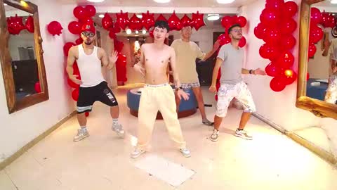 Snapshot of boschcz chatting on February 13, 7:13 am THOMAS AND DAMIAND online show from February 13, 7:13 am