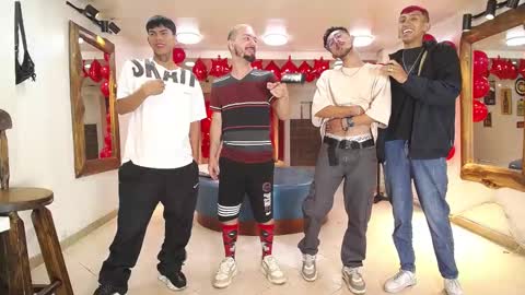 Snapshot of boschcz chatting on February 14, 4:04 am THOMAS AND DAMIAND online show from February 14, 4:04 am