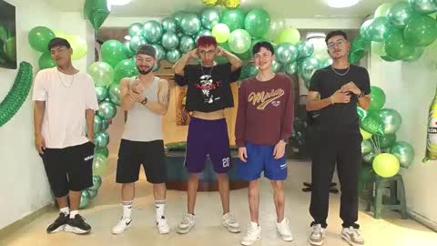 Snapshot of boschcz chatting on February 27, 5:34 am THOMAS AND DAMIAND online show from February 27, 5:34 am