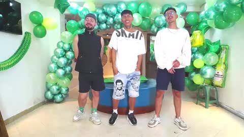 Snapshot of boschcz chatting on March 1, 5:20 am THOMAS AND DAMIAND online show from March 1, 5:20 am