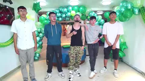 Snapshot of boschcz chatting on March 3, 5:09 am THOMAS AND DAMIAND online show from March 3, 5:09 am