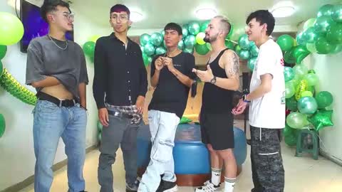 Snapshot of boschcz chatting on March 4, 5:11 am THOMAS AND DAMIAND online show from March 4, 5:11 am