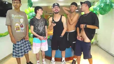 Snapshot of boschcz chatting on March 8, 5:17 am THOMAS AND DAMIAND online show from March 8, 5:17 am