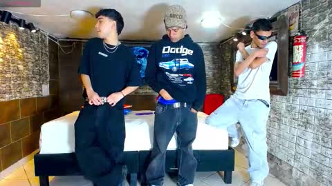 Snapshot of boschcz chatting on September 14, 4:17 pm THOMAS AND DAMIAND online show from September 14, 4:17 pm