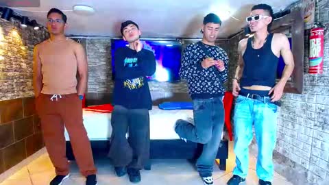 Snapshot of boschcz chatting on September 22, 4:47 am THOMAS AND DAMIAND online show from September 22, 4:47 am