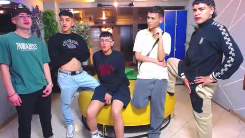 Snapshot of boschcz chatting on October 1, 4:07 am THOMAS AND DAMIAND online show from October 1, 4:07 am