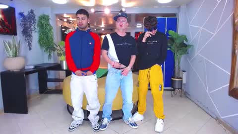 Snapshot of boschcz chatting on October 12, 4:11 am THOMAS AND DAMIAND online show from October 12, 4:11 am