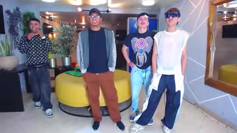 Snapshot of boschcz chatting on October 13, 4:12 am THOMAS AND DAMIAND online show from October 13, 4:12 am