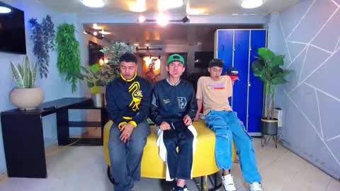 Snapshot of boschcz chatting on October 14, 4:02 am THOMAS AND DAMIAND online show from October 14, 4:02 am