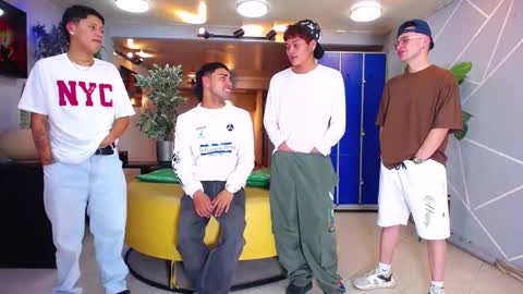 Snapshot of boschcz chatting on October 20, 4:13 am THOMAS AND DAMIAND online show from October 20, 4:13 am