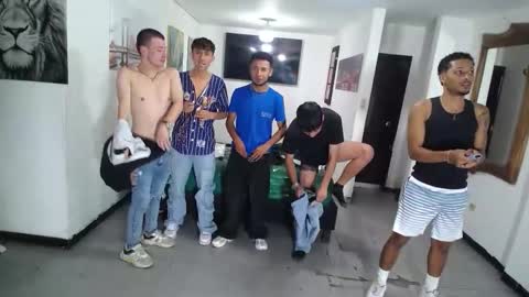 Snapshot of boschcz chatting on November 4, 6:40 pm THOMAS AND DAMIAND online show from November 4, 6:40 pm