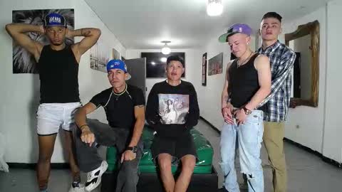 Snapshot of boschcz chatting on November 9, 6:06 pm THOMAS AND DAMIAND online show from November 9, 6:06 pm