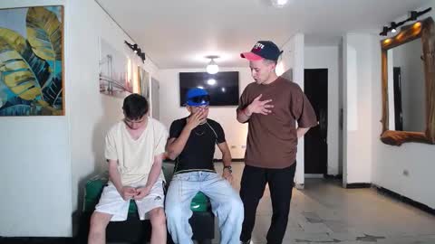 Snapshot of boschcz chatting on November 16, 6:24 pm THOMAS AND DAMIAND online show from November 16, 6:24 pm