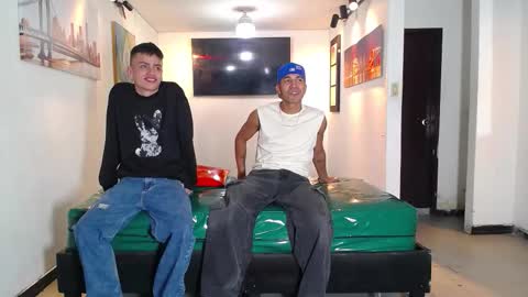 Snapshot of boschcz chatting on November 17, 6:03 pm THOMAS AND DAMIAND online show from November 17, 6:03 pm