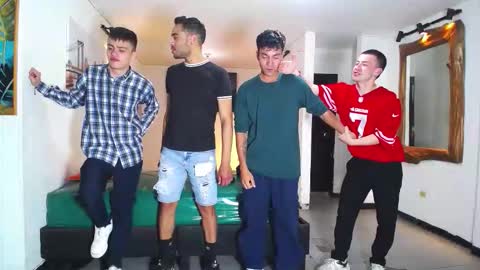 Snapshot of boschcz chatting on November 25, 7:14 pm THOMAS AND DAMIAND online show from November 25, 7:14 pm