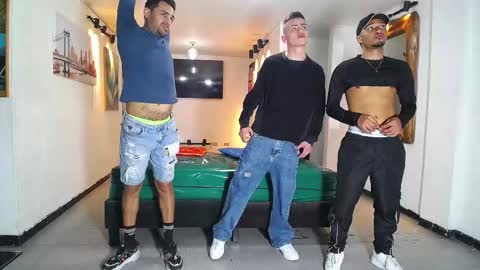 Snapshot of boschcz chatting on November 30, 4:22 pm THOMAS AND DAMIAND online show from November 30, 4:22 pm