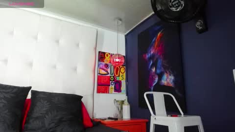 bouncing_bunnyxxx69 online show from February 14, 4:31 am