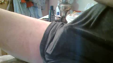 Snapshot of bourbon1965 chatting on June 12, 2:49 pm Bourbon online show from June 12, 2:49 pm