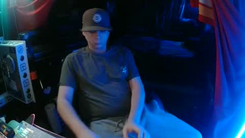 Bowerboi1217 online show from December 4, 8:12 am