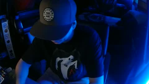 Bowerboi1217 online show from April 11, 5:56 am