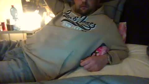 Snapshot of boy27weert chatting on February 17, 9:52 pm Nope online show from February 17, 9:52 pm